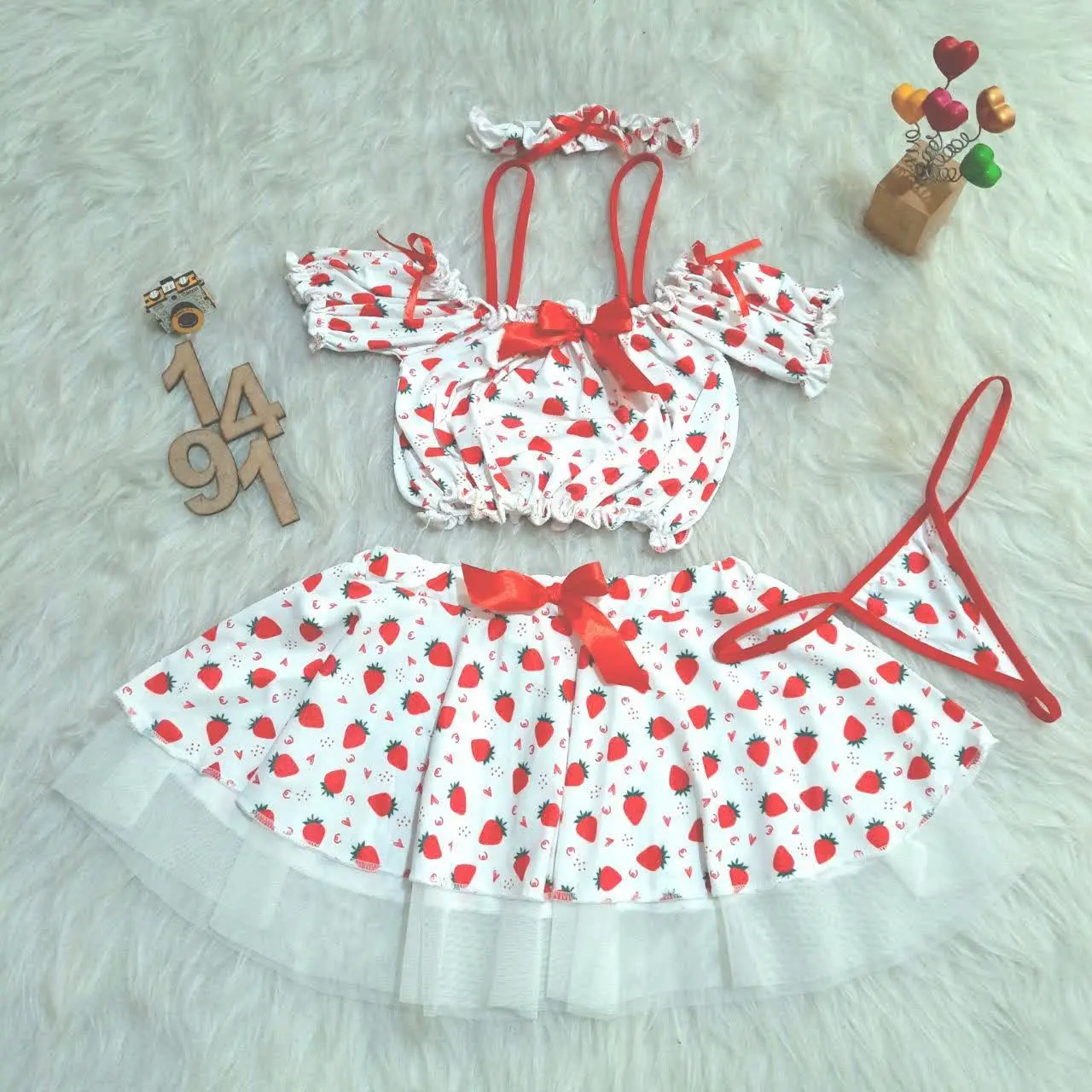 با توت فرنگی‌های توی عکس یه جور خاصی دلبری میکنه مگه نه؟ 🍓😍
