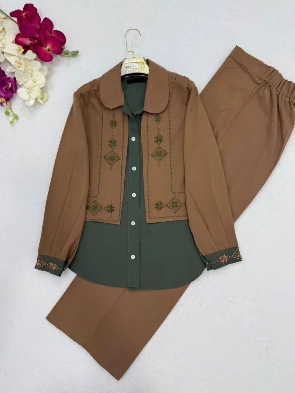 🌷نام: سه تیکه گلدوزی ارغوان