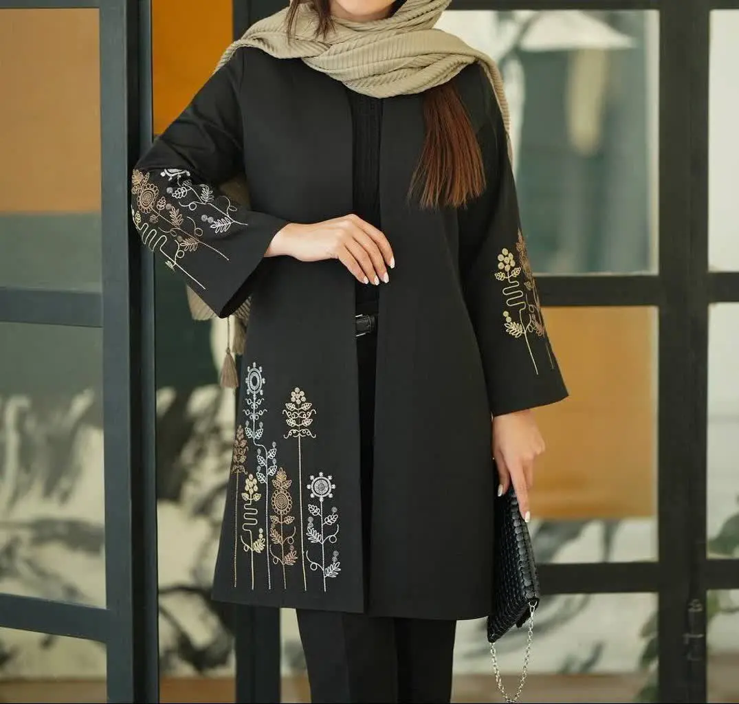 ☀️نام: مانتو گلدوزی هاله
