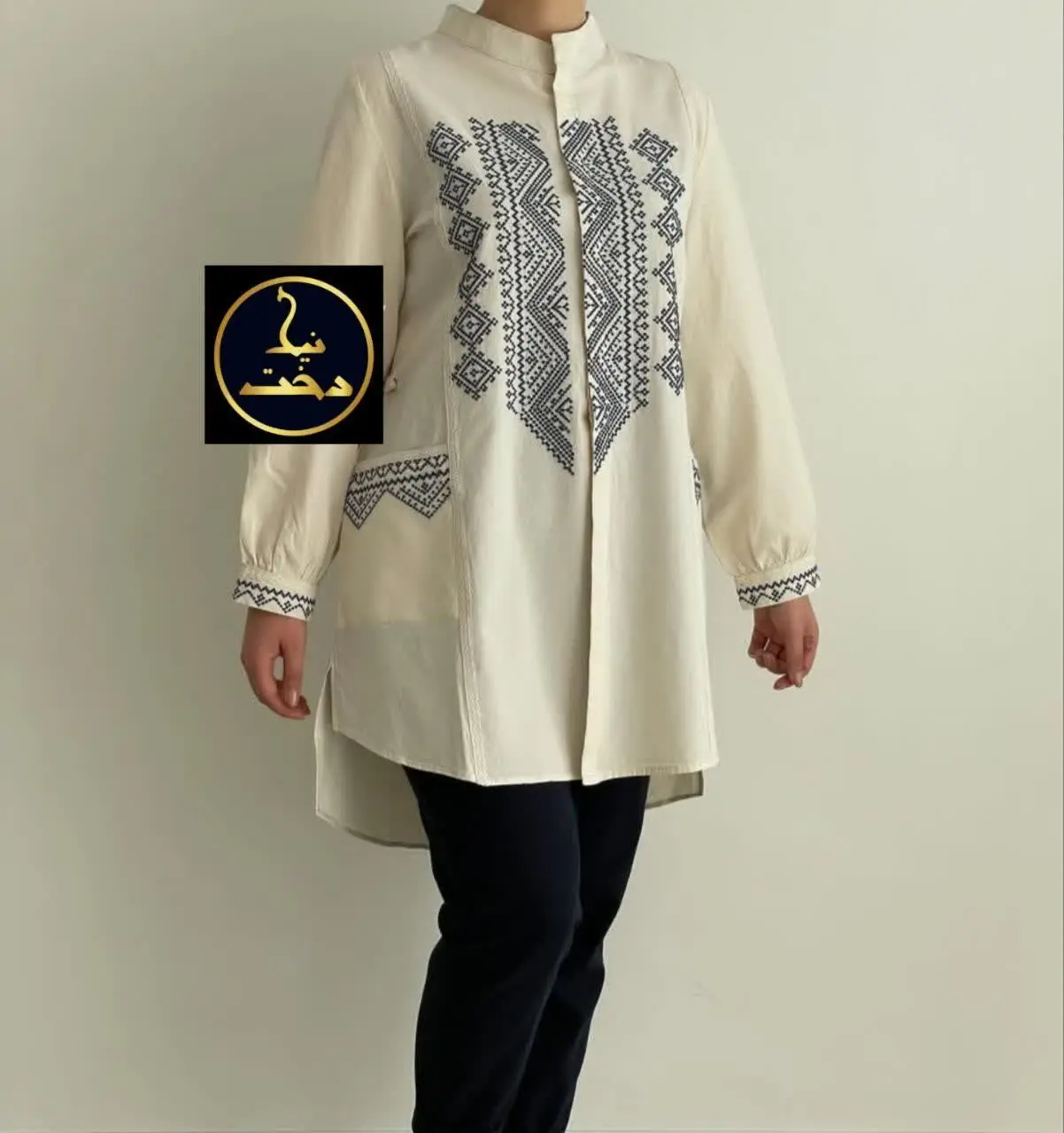 🎨 رنگبندی: مشکی و کرم شیری