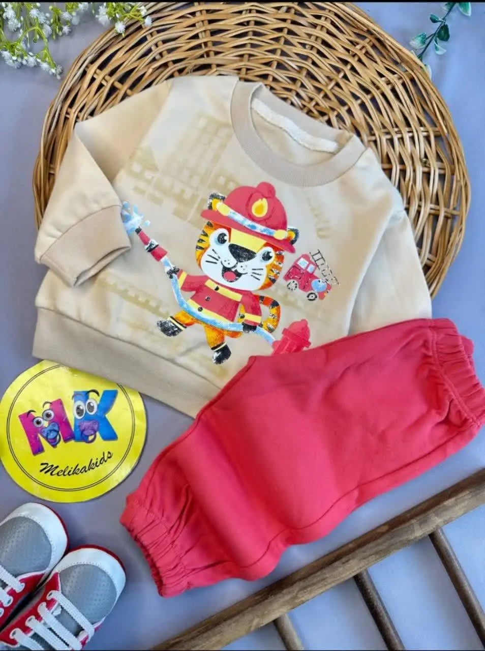 بلوز شلوار طرح آتش نشان نوز...