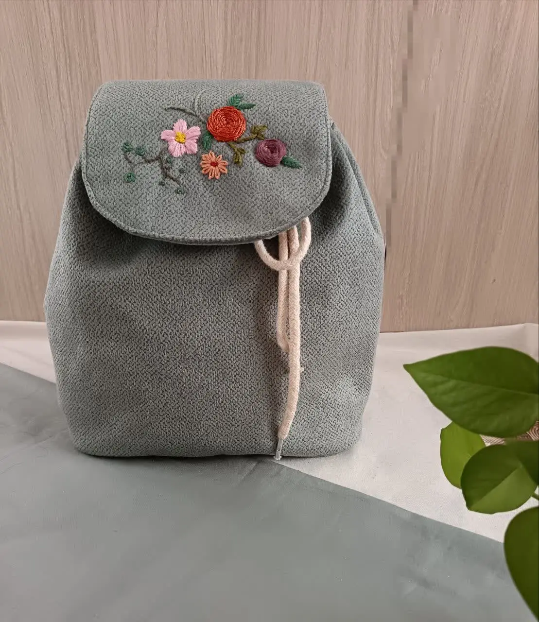 خب بریم سراغ کوله‌ی نازمون، 
