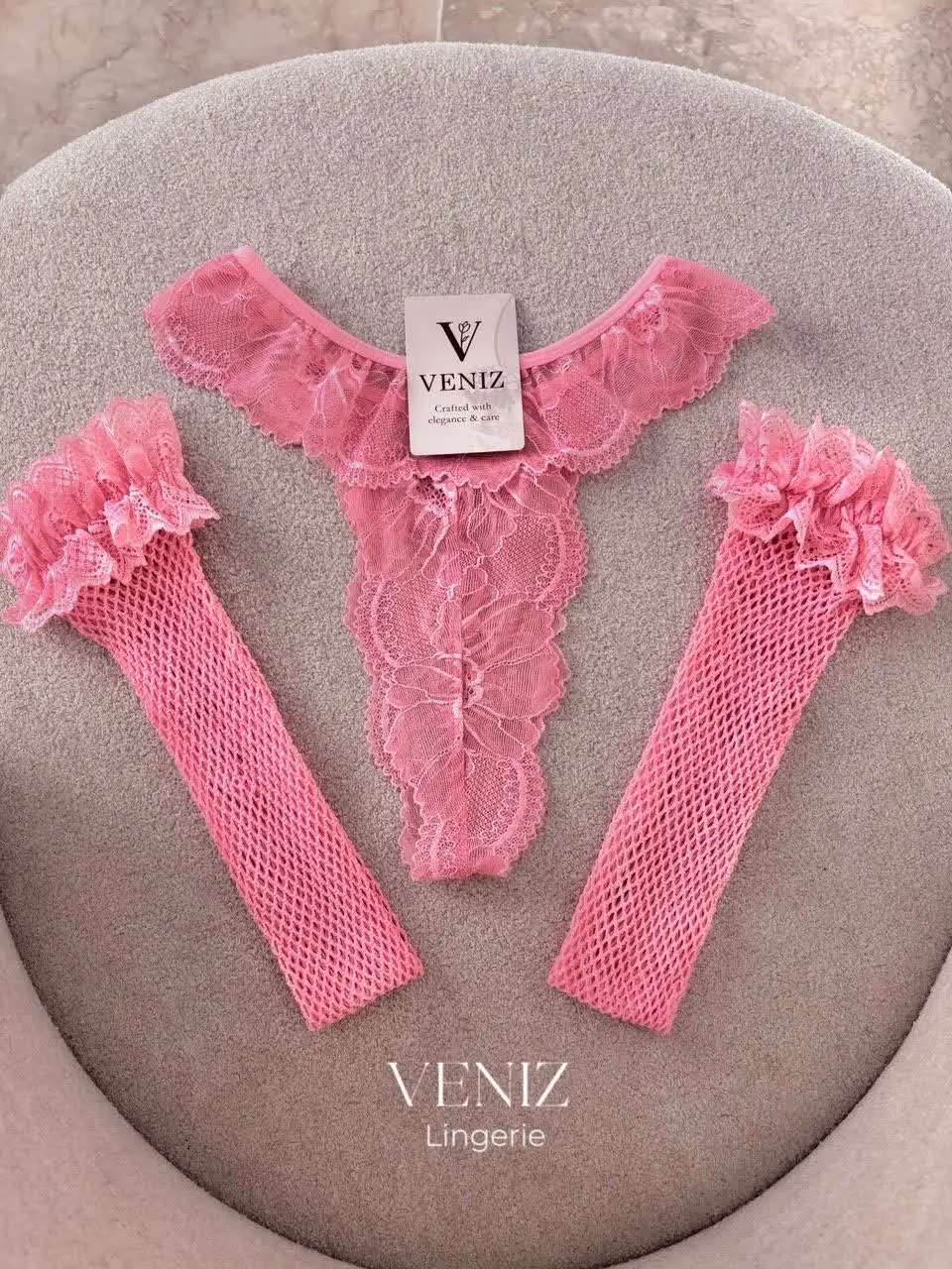 و یک جفت جوراب درجه یک👌