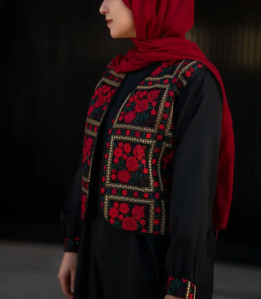 وست و‌پیراهن سوزندوزی رز 🌹❤️‍🔥
