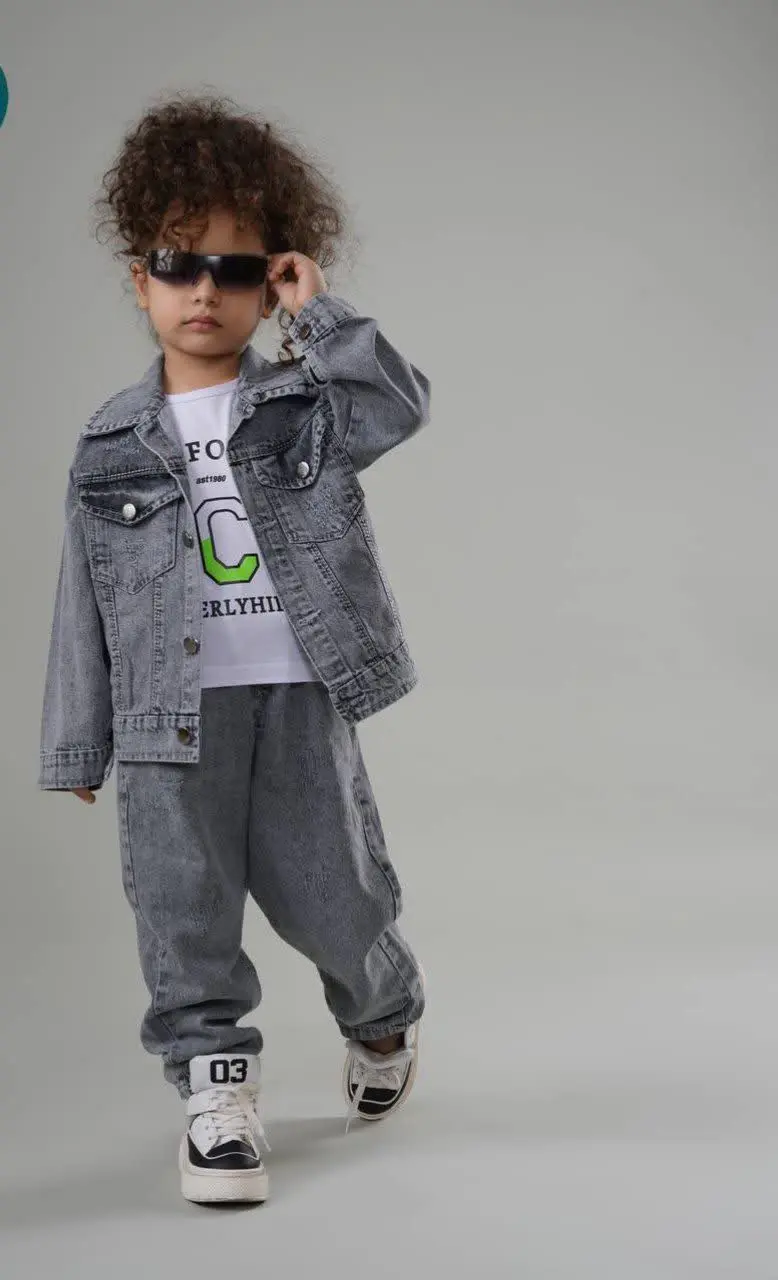 ست ۳تیکه فقط سایز شلوار ۶۸ سانت موجود. 
