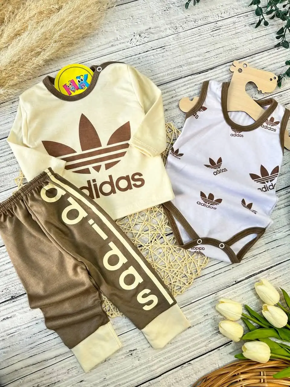 سه تکه طرح آدیداس نسکافه‌ای نوزادی و کودک کد۱۱۷۲۲۱ 
