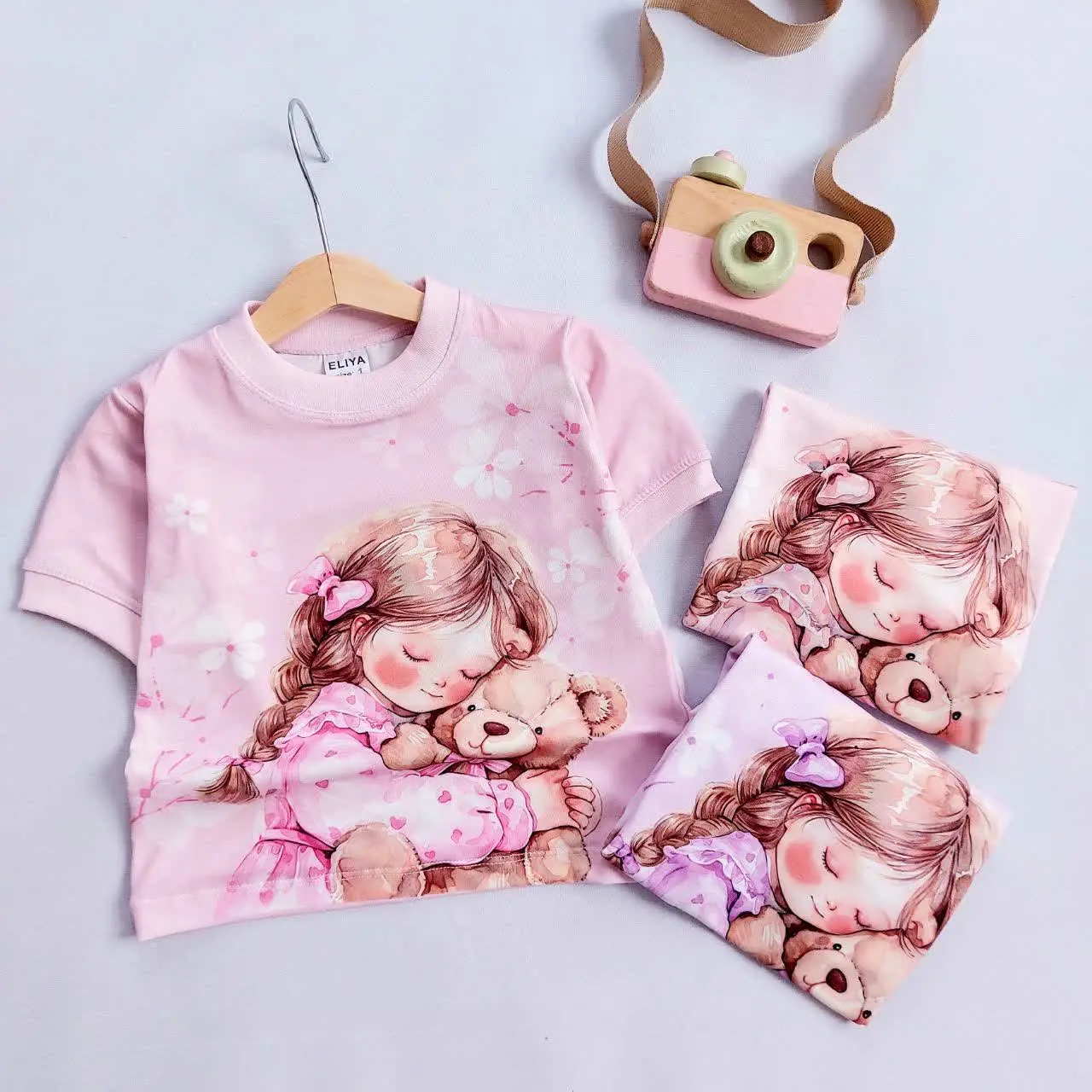 تیشرت تک دختر و تدی 😍
