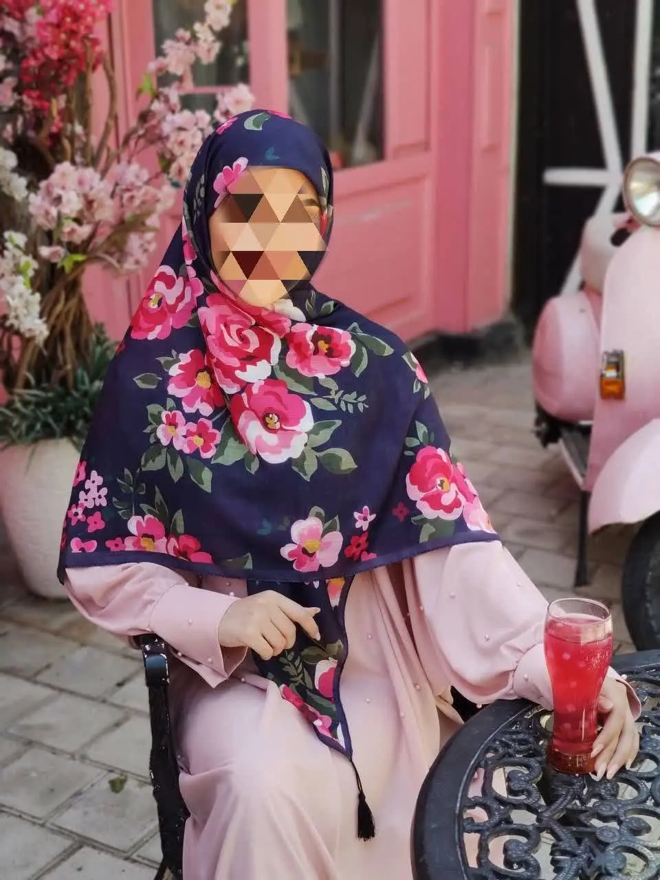 طرح سورمه‌ای گل درشت 
