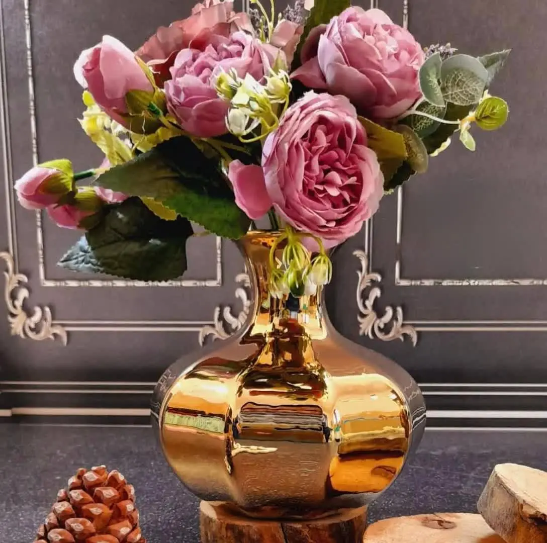 گلدان شقایق 
