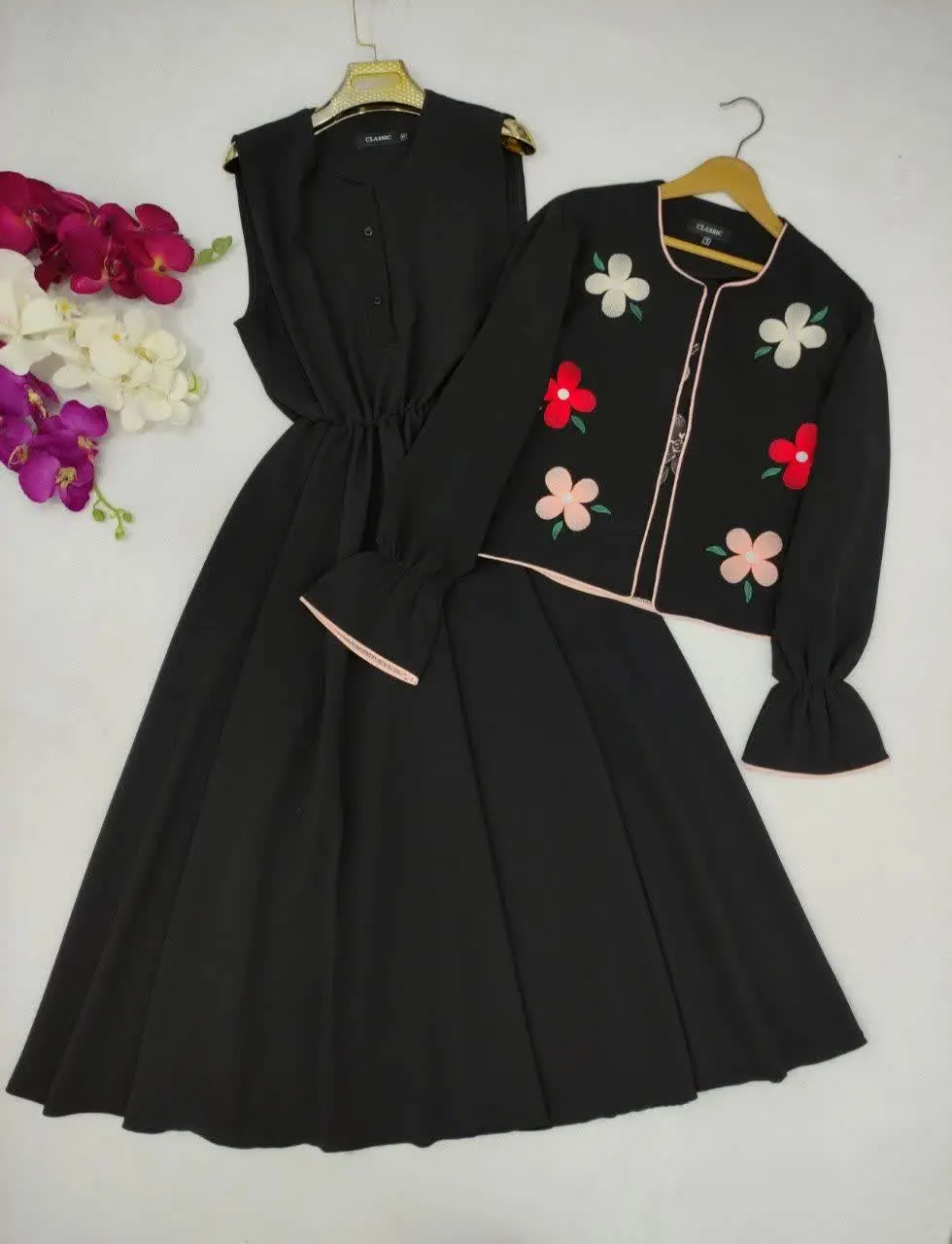 🍃نام: کت و سارافون گلدوزی نیایش 
