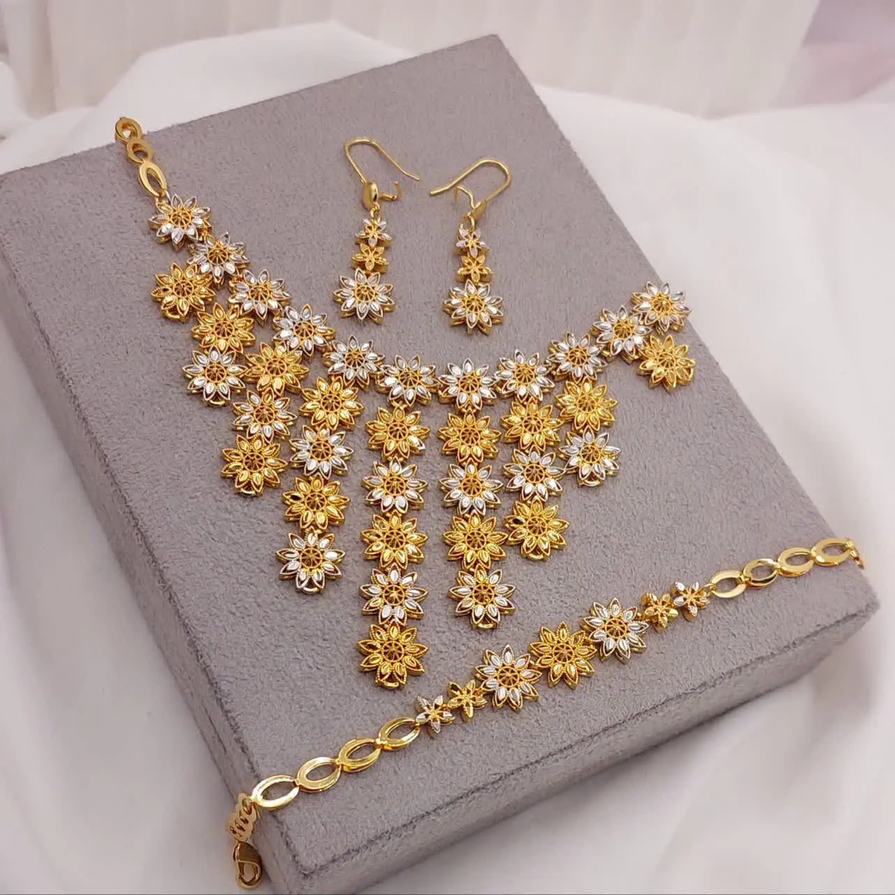 #سرویس طرح طلا دورنگ جدید😍
