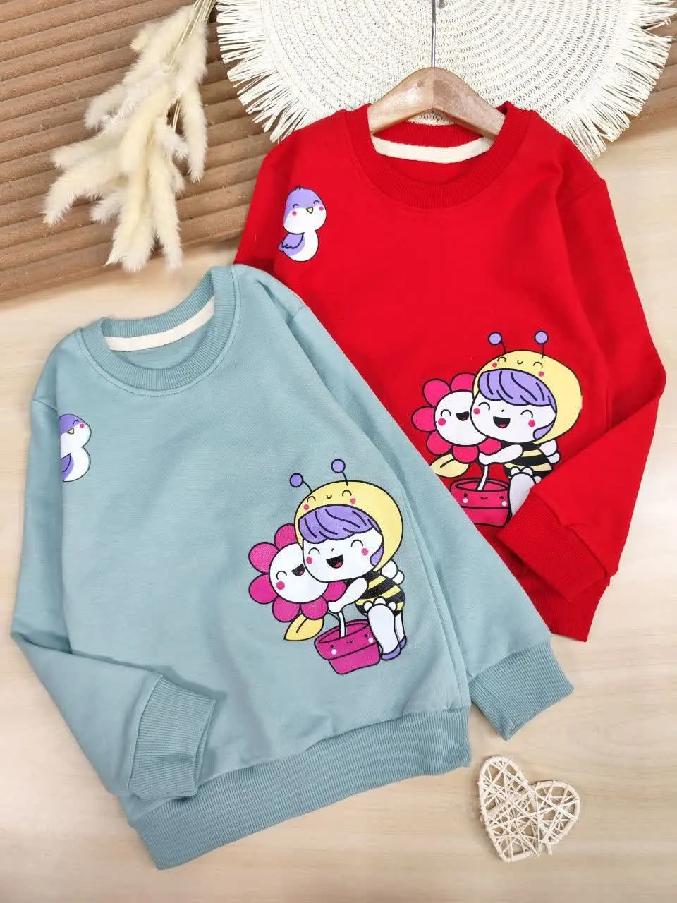 بلوز تک گنجشک و زنبور کوچولو