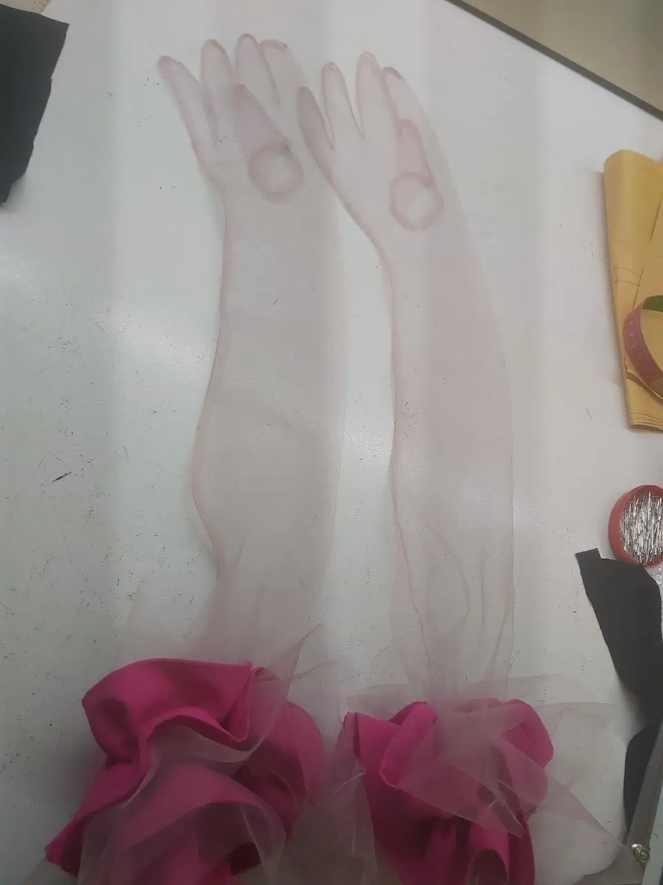 یا الله بکشید کنار دستکش چی اومده با صورتی 😂😁😘😍
