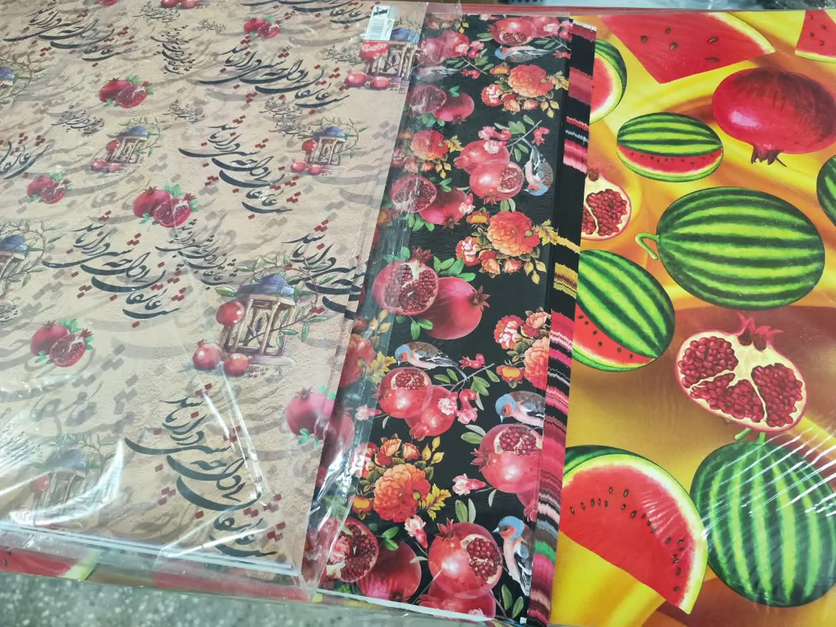 کاغذ کادو گلاسه یلدایی
