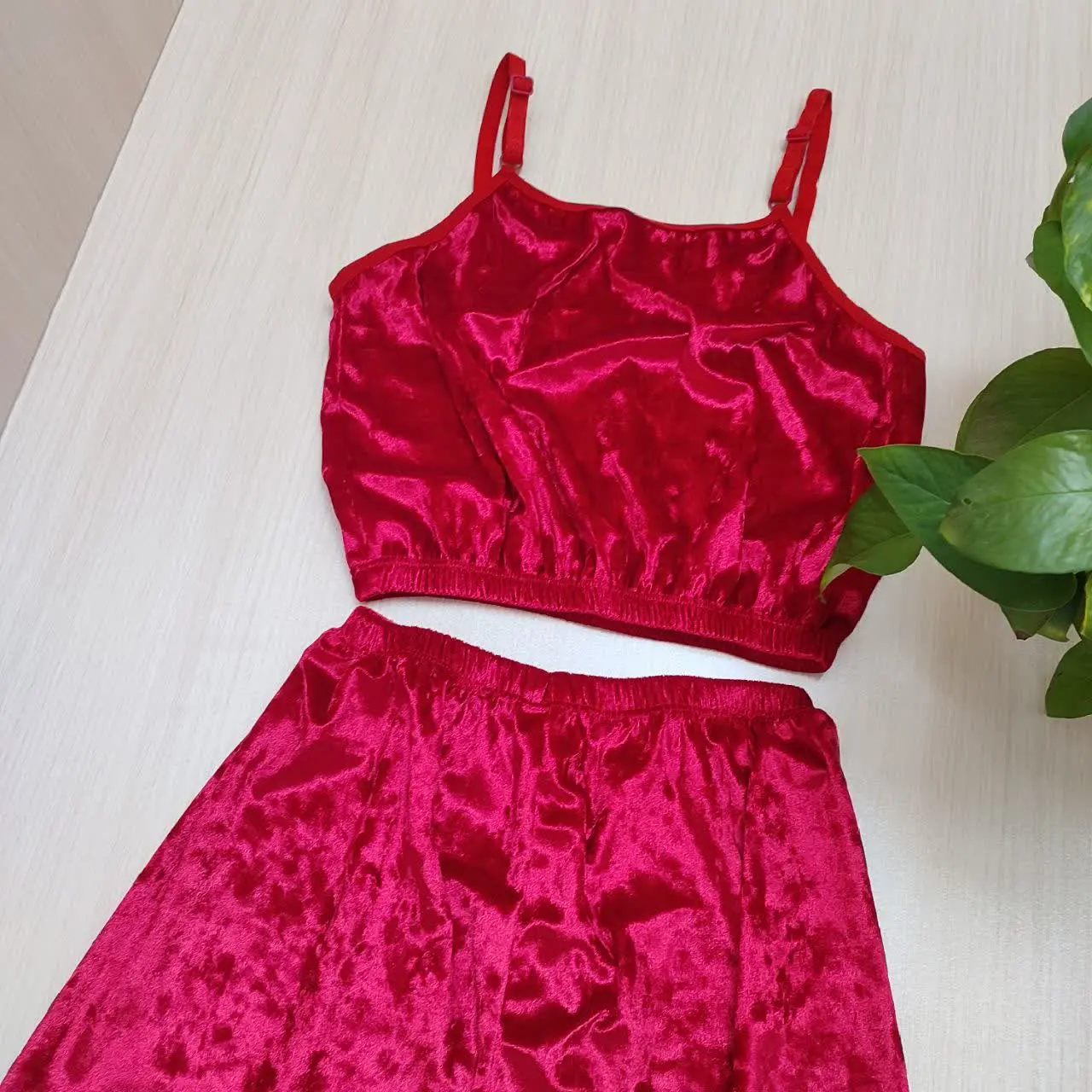 💢#ست نیم‌تنه (کراپ) و شورتک مخمل
