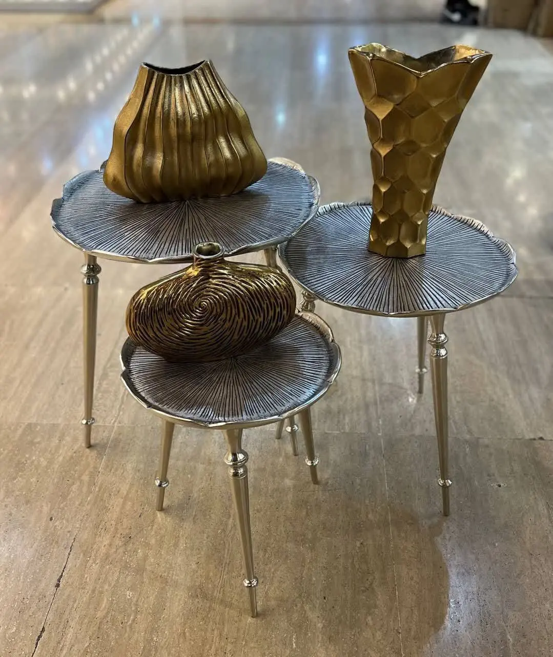 میزعسلی نیلوفر پتینه فورتیک
