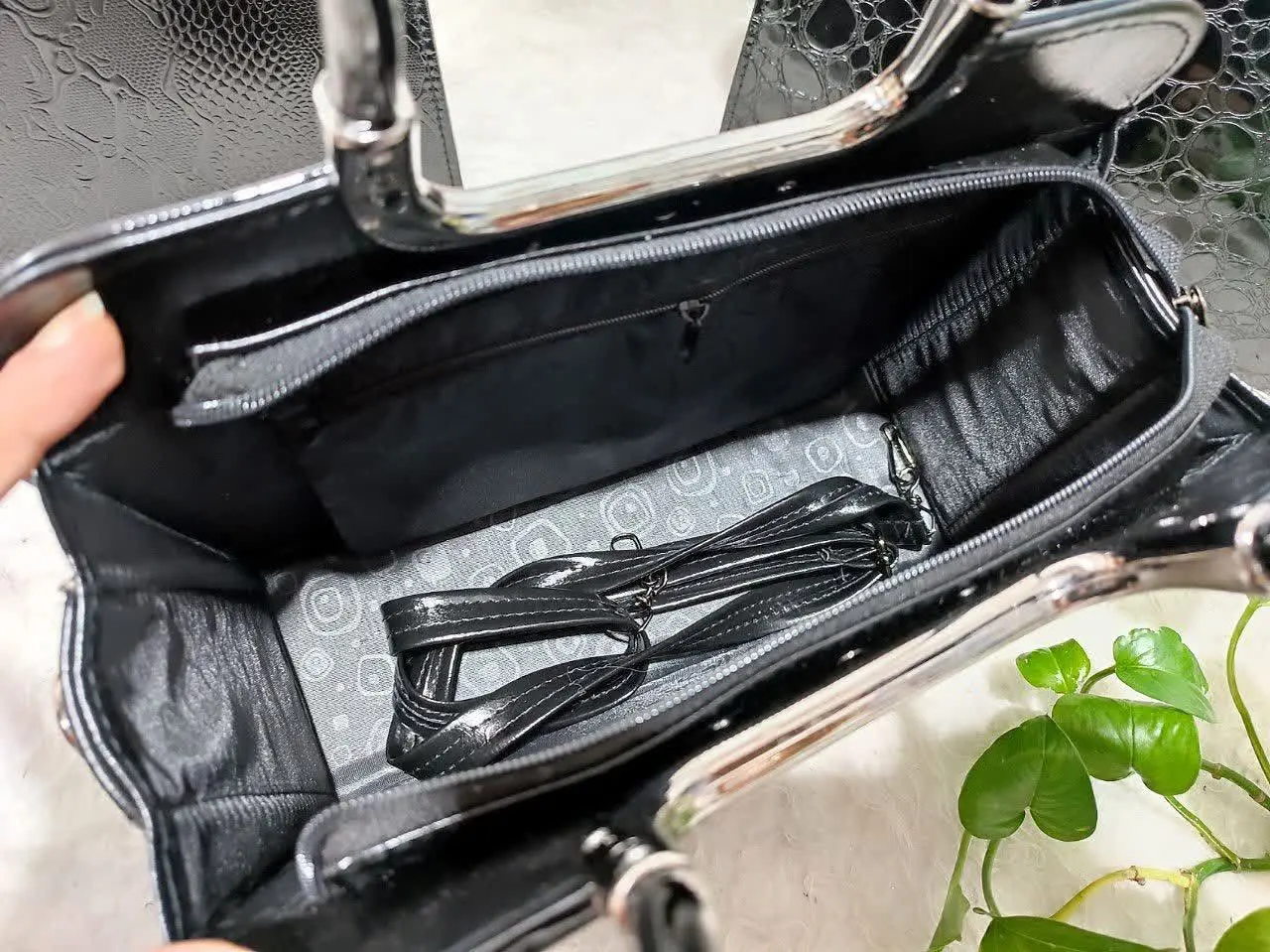 نام: 👜کیف مجلسی ورنی مدل دیزاین😍
