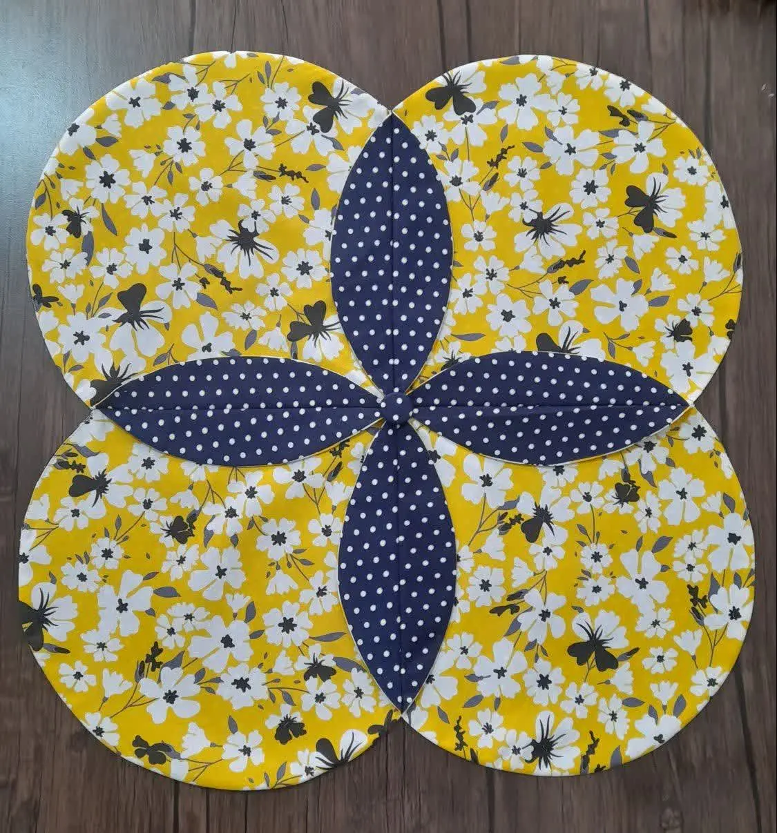 رومیزی جذاب
