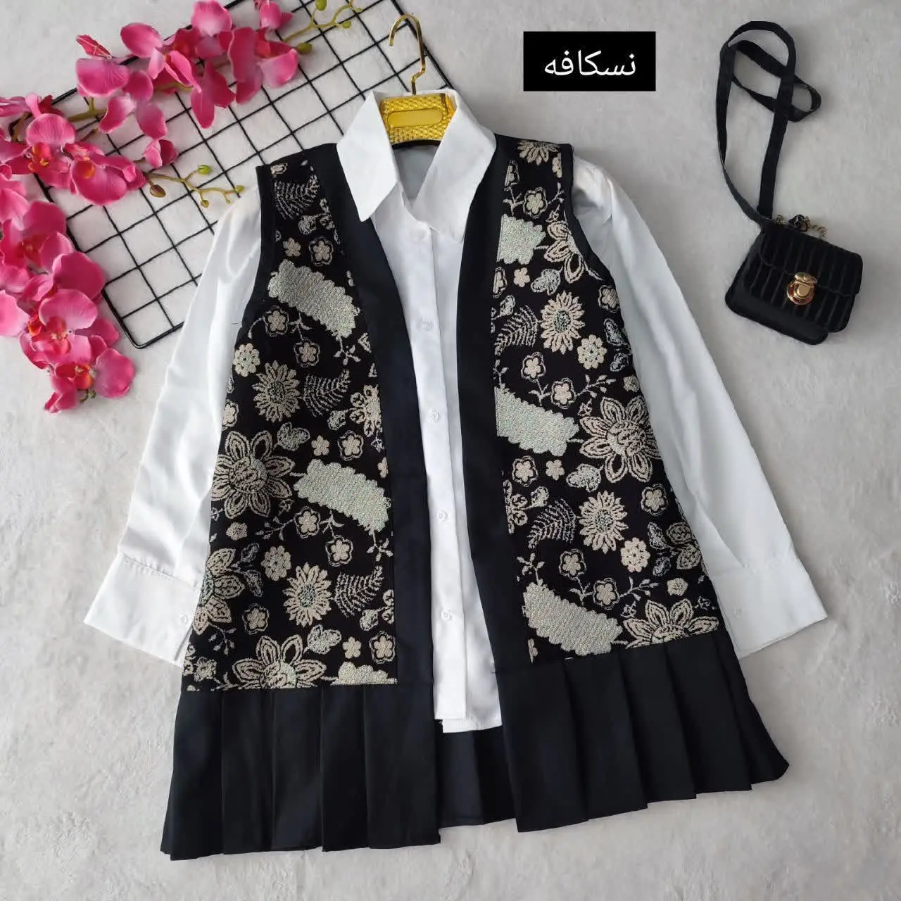 🌸 نام: وست پلیسه
