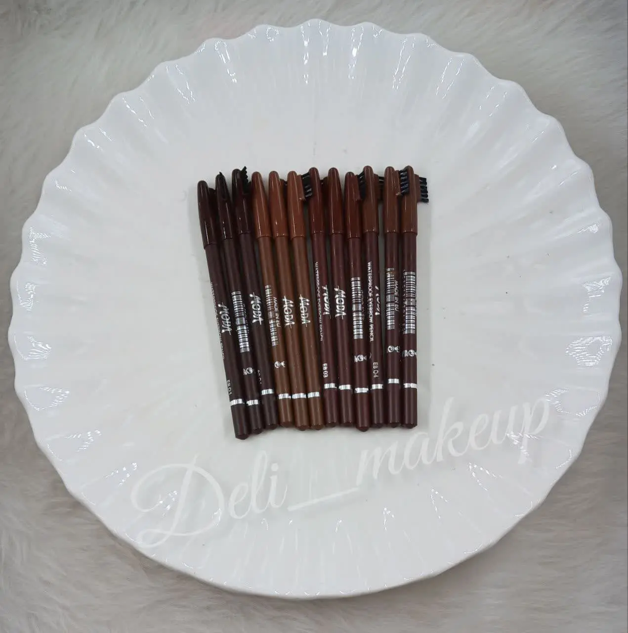 مداد ابرو برس دار مدا😍✨
