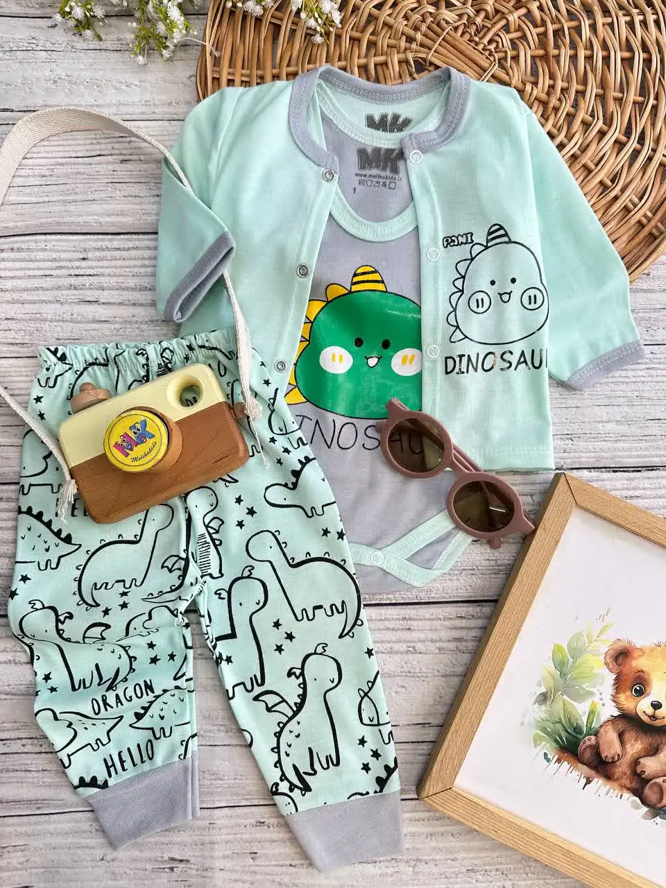 سه تکه بچه دایناسور سبزآبی نوزادی و کودک کد ۱۱۷۲۷۲ 
