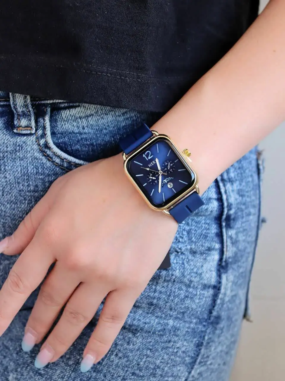 HERYI🧑👩‍🦱
