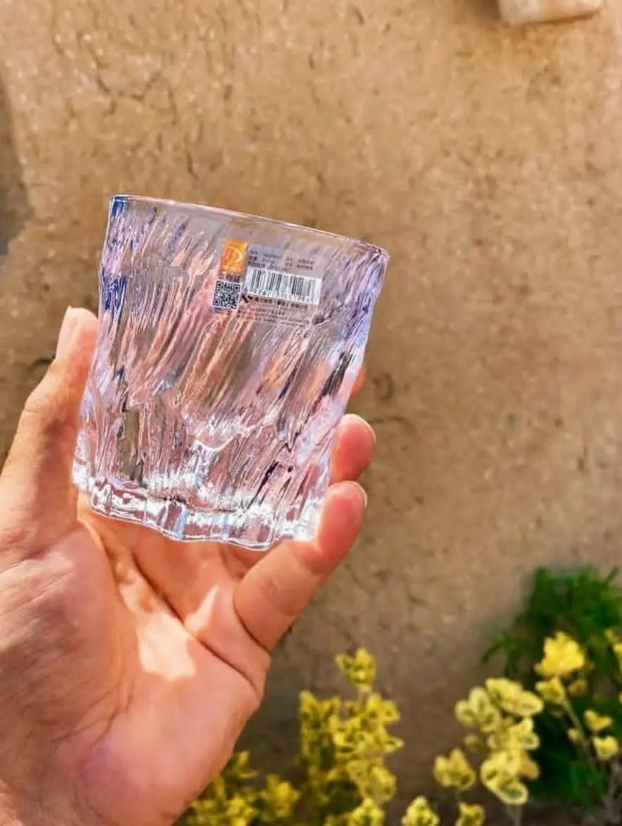 نیم لیوان یخی