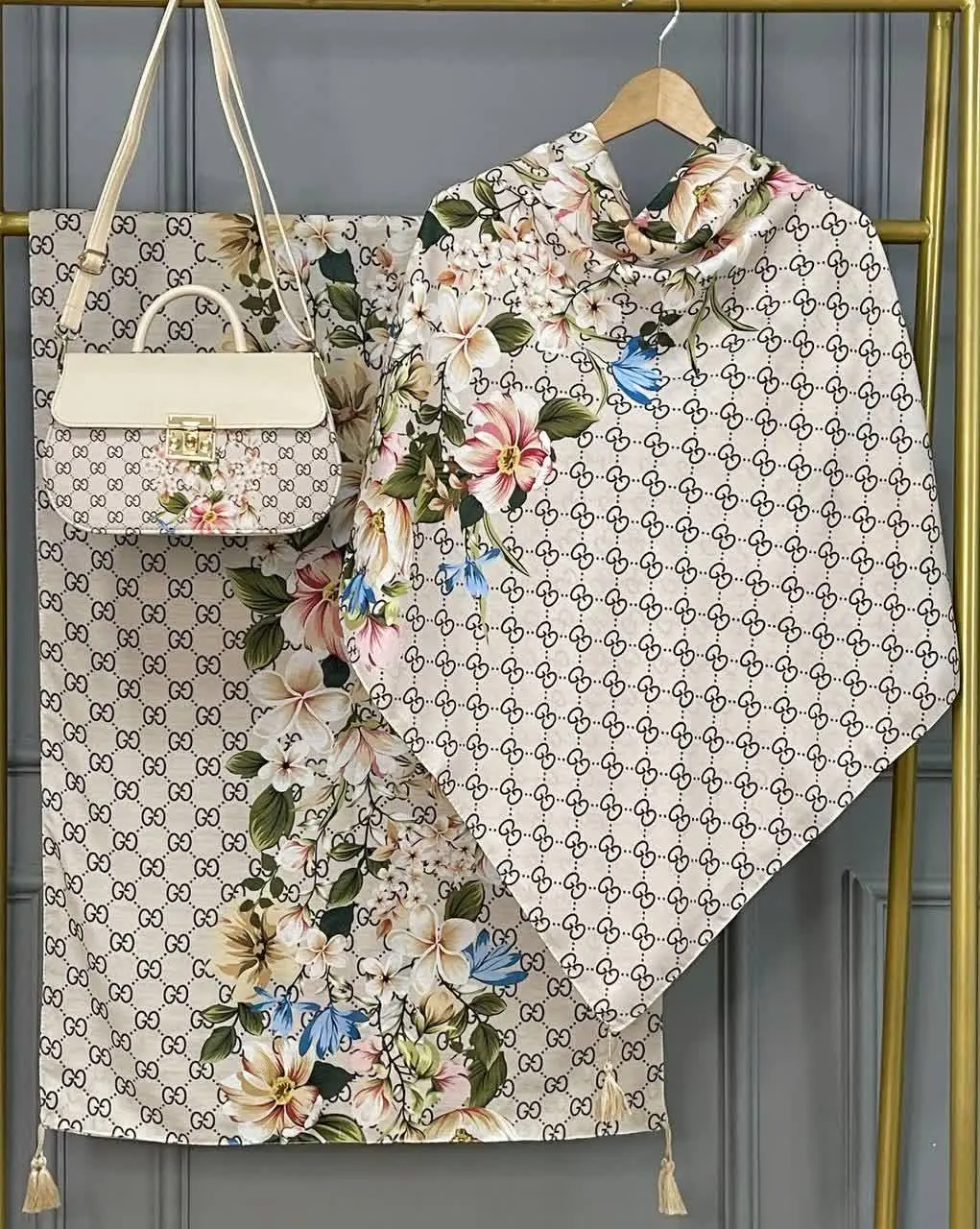 جنس کیف: ترکیبی از پارچه مخ...