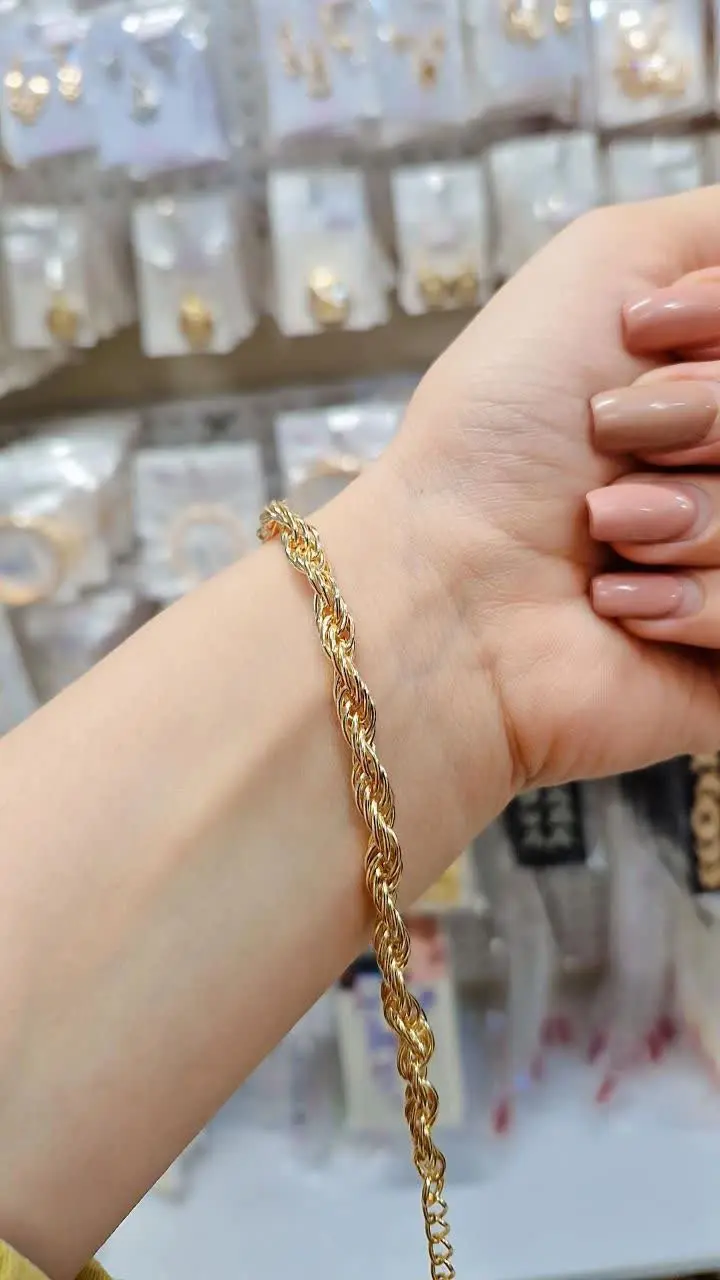 ♦️ شارژ پرفروشترین دستبند طرح طلا 
