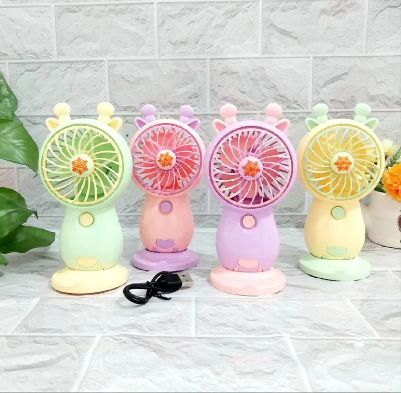 مینی پنکه شارژی 
