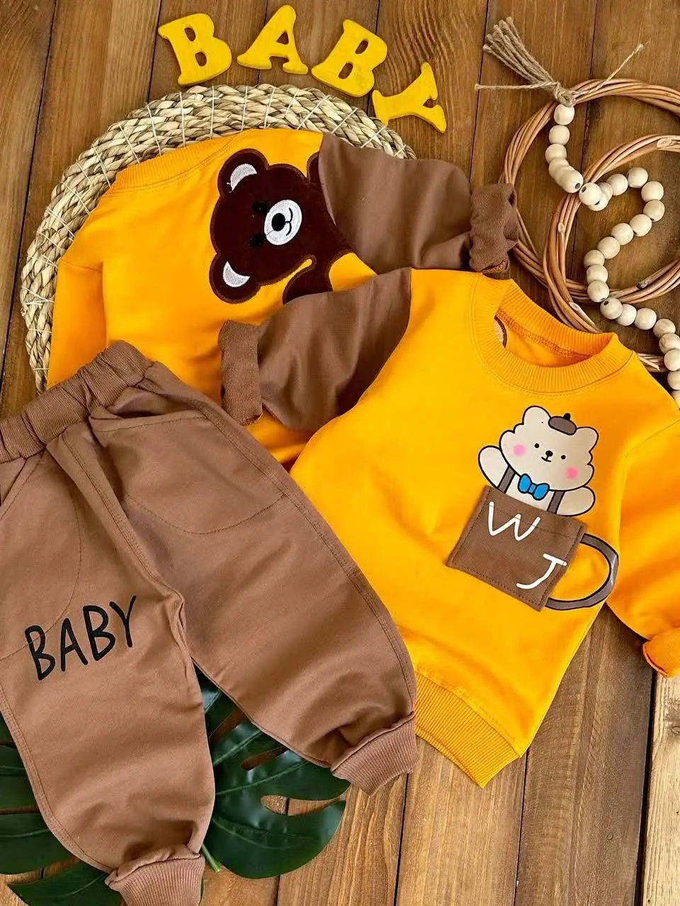 یه بلوز شلوار براتون آوردم 
