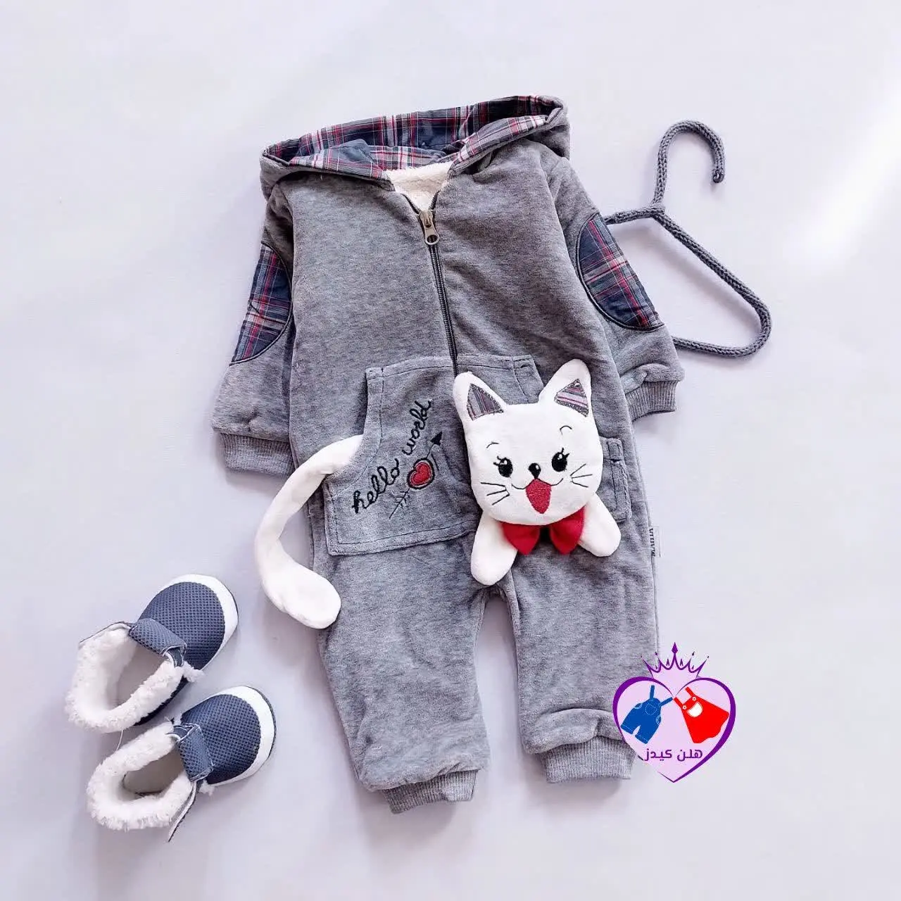 کاپشن سرهمی گربه دم دار 😍🐈
