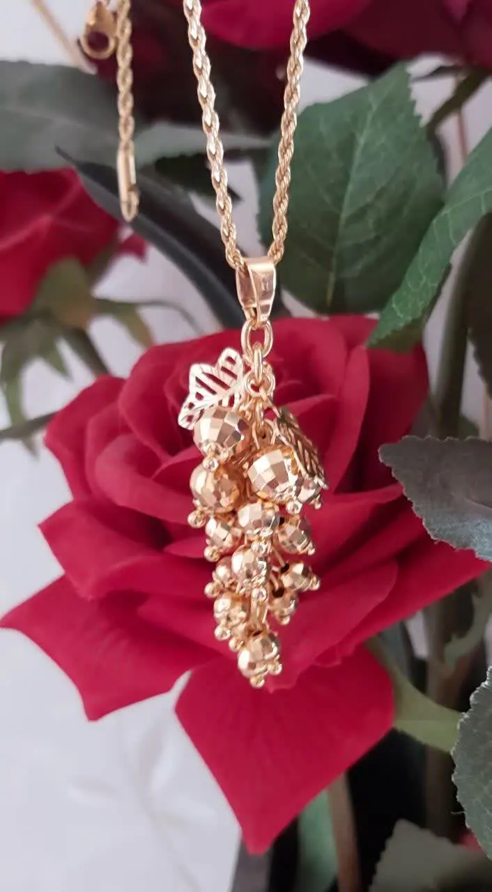 گردنبند ملکه، 
