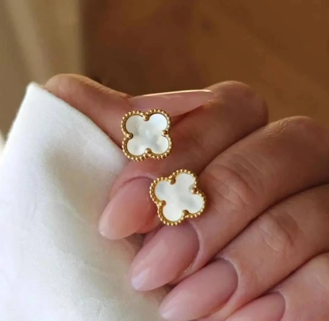 💍گوشواره ونکلیف بسیار زیباا...