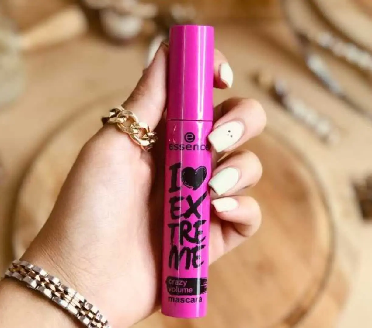 ریمل حجم دهنده اسنس صورتی درجه ۱ Essence
