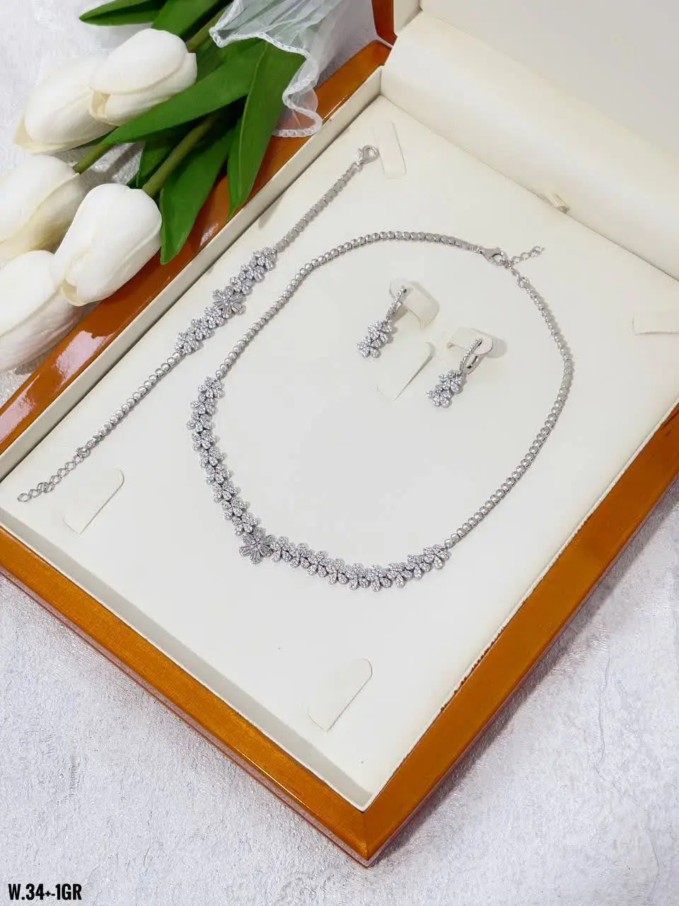 تو جعبه جواهرات هر بانویی ب...