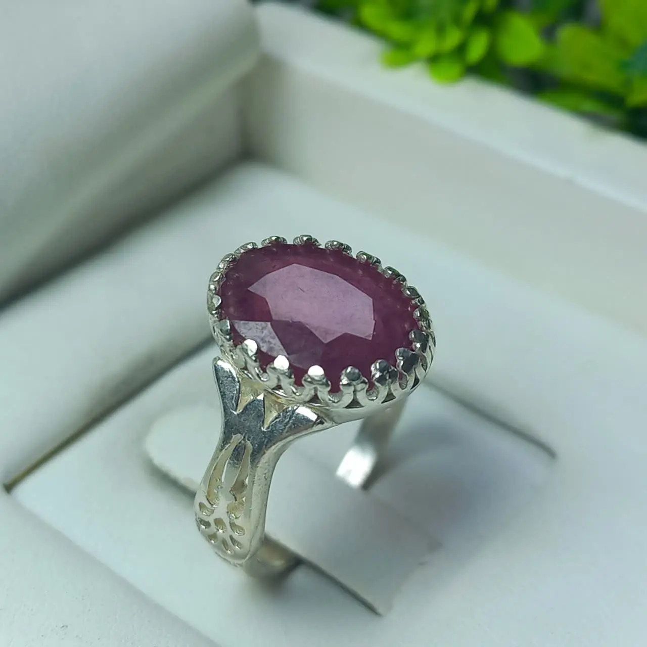 #انگشتر #نقره زنانه مدل نیزه‌ای ابعاد ۱۰ در ۱۴ 
