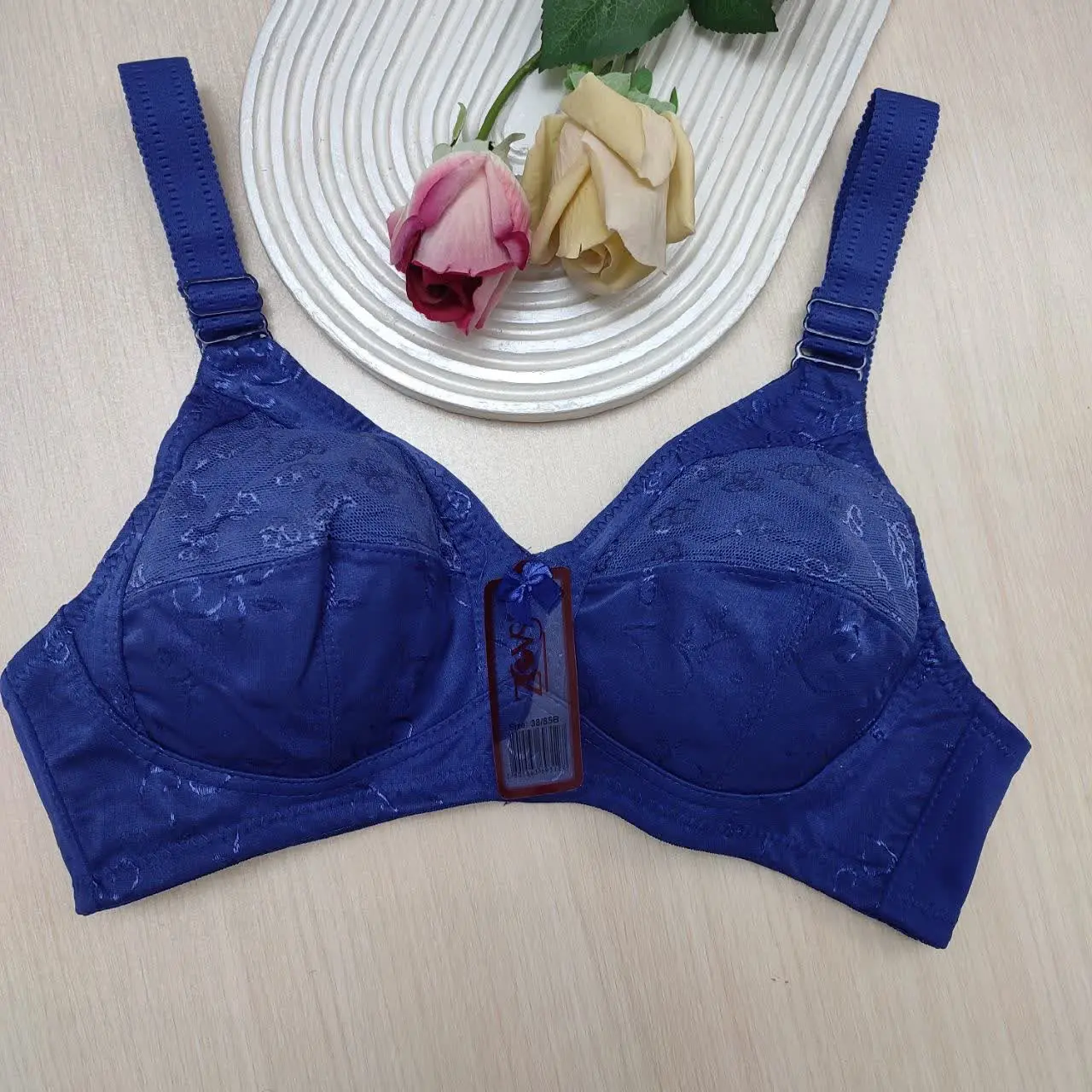 اگر یه سوتین با کیفیت و عالی میخوای برند زیوس کاملا باکیفیت و تضمین شده‌ست ✅
