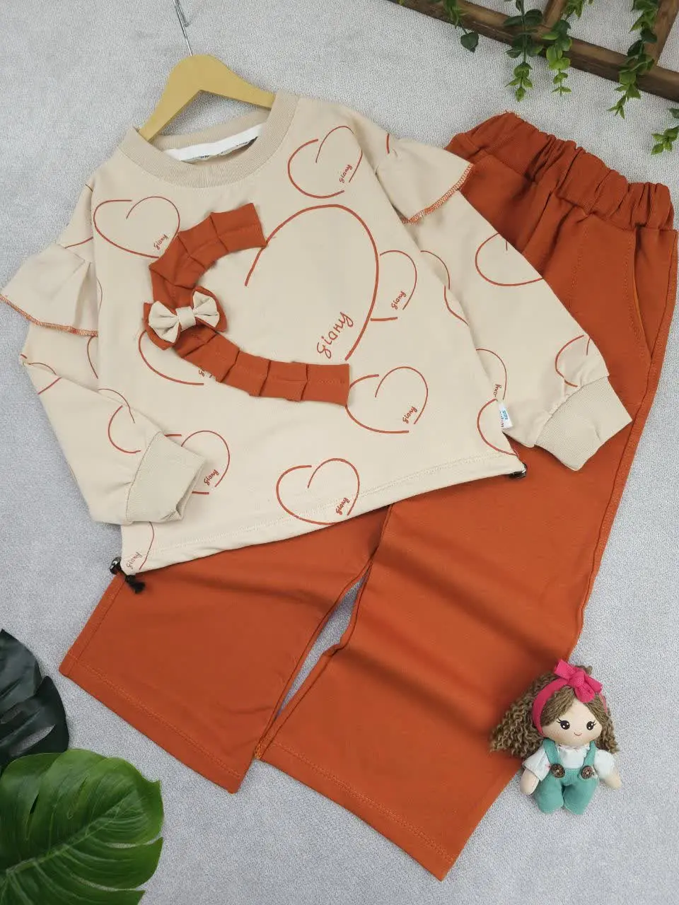 کراپ و شلوار دلارز
