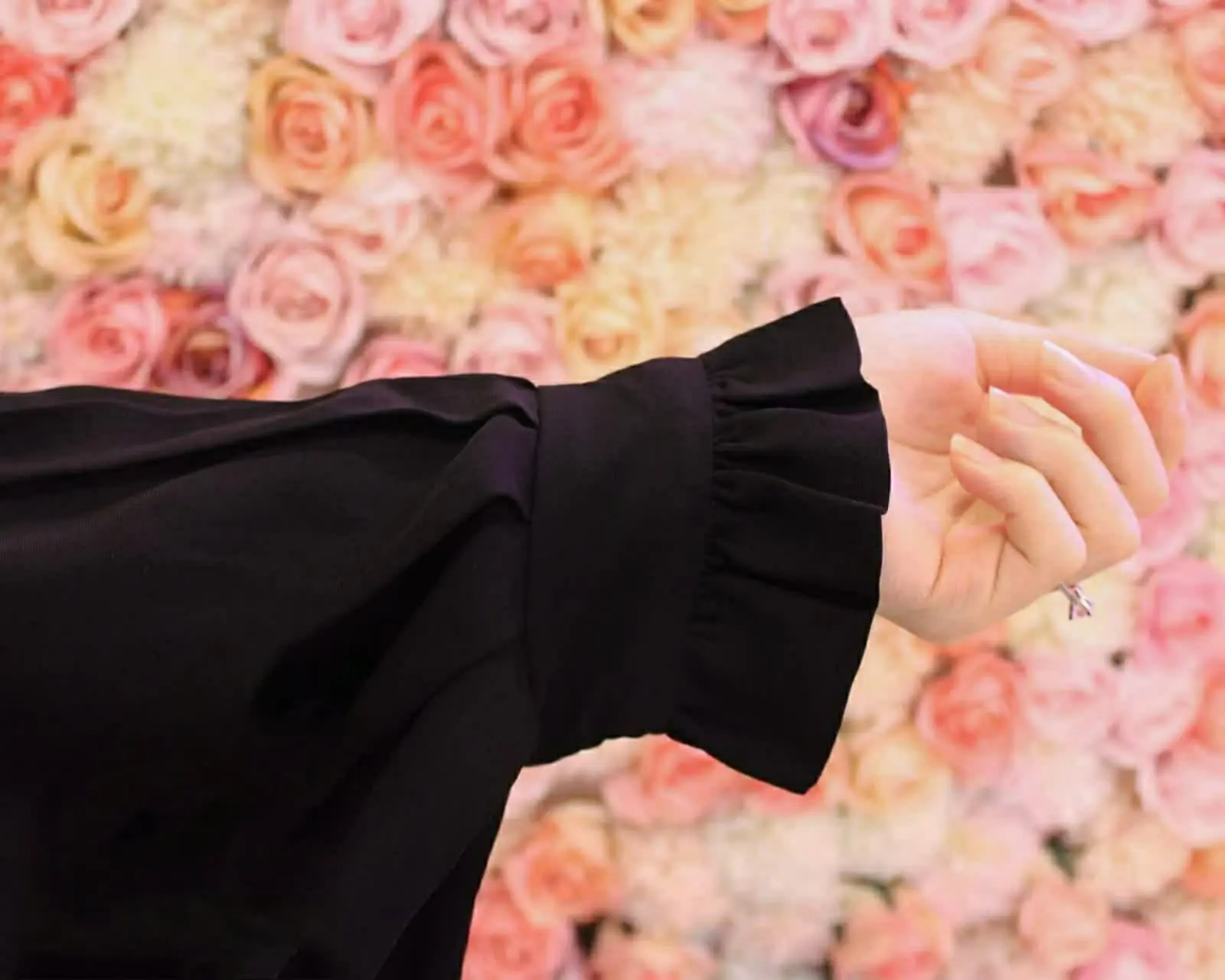 مدل جده ایرانی (گشاد و راحت و اصلا بدن نما نیست) 
