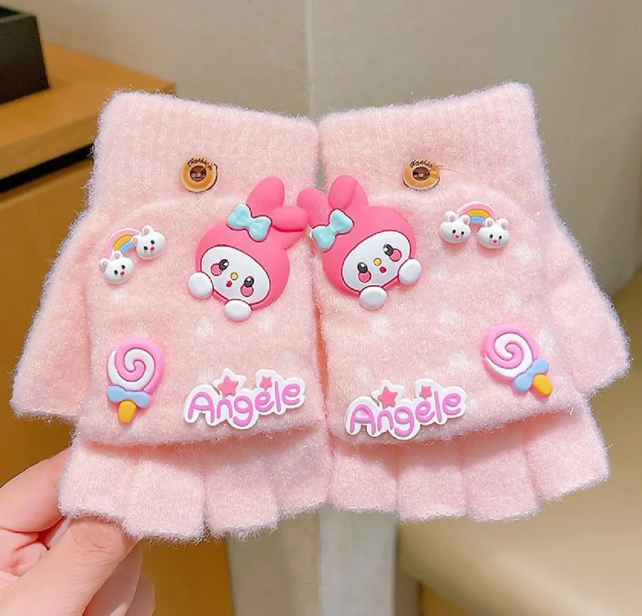 یه دستکش زیبای خاص واسه بچه...