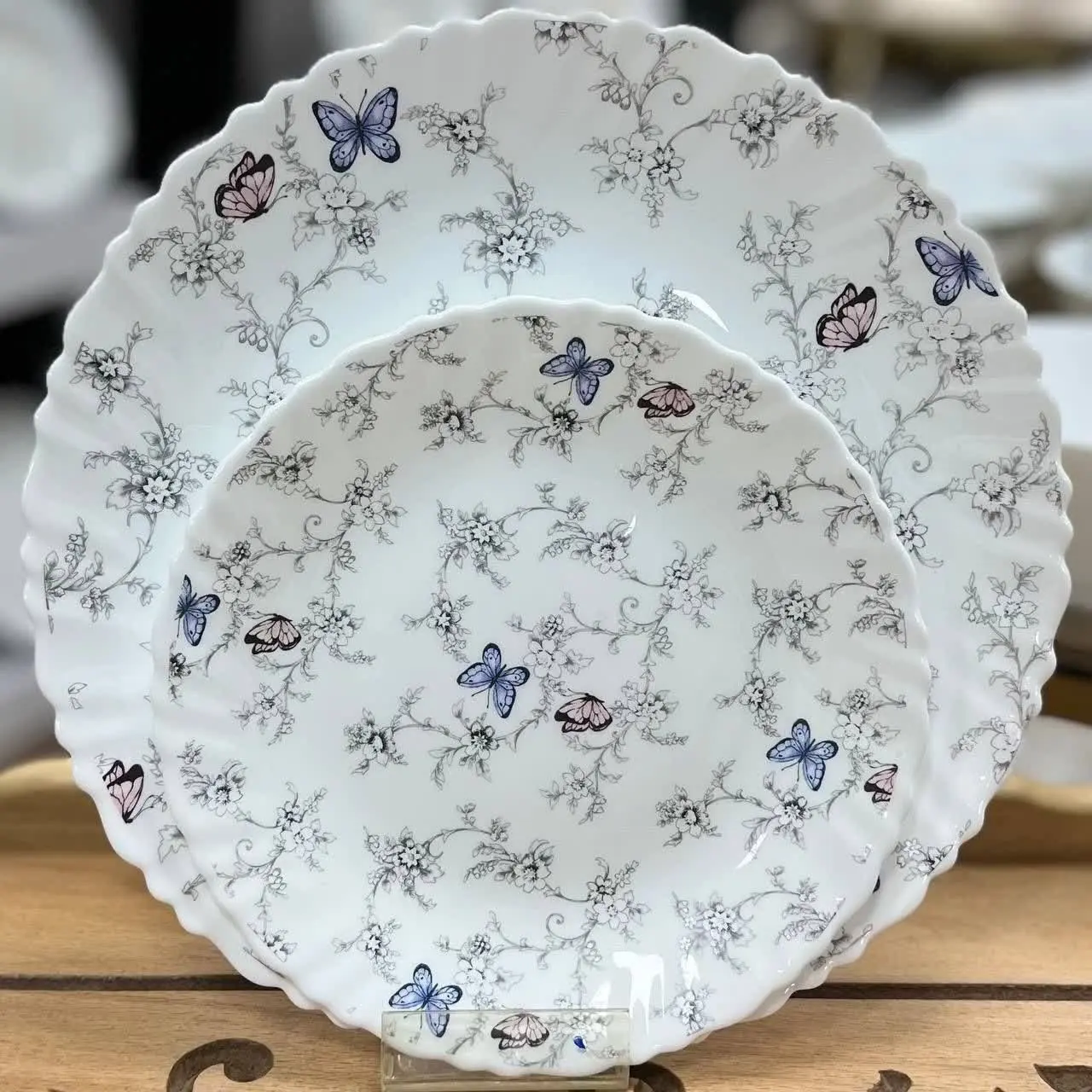 فقط یک سرویس موجوده 
