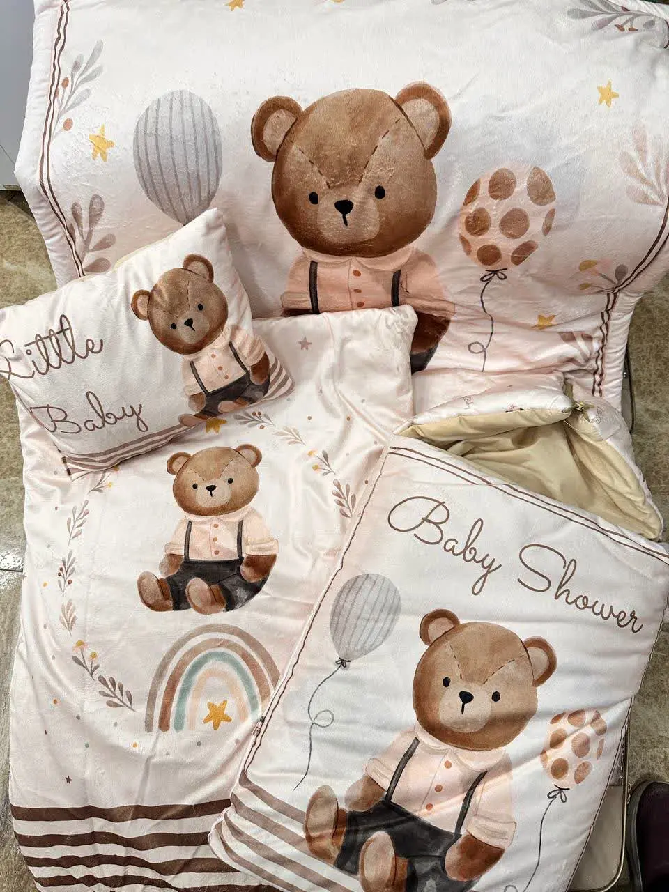 سرویس خواب چهار تکه طرح تدی کرمی نوزادی و کودک کد ۲۱۰۳۴ 
