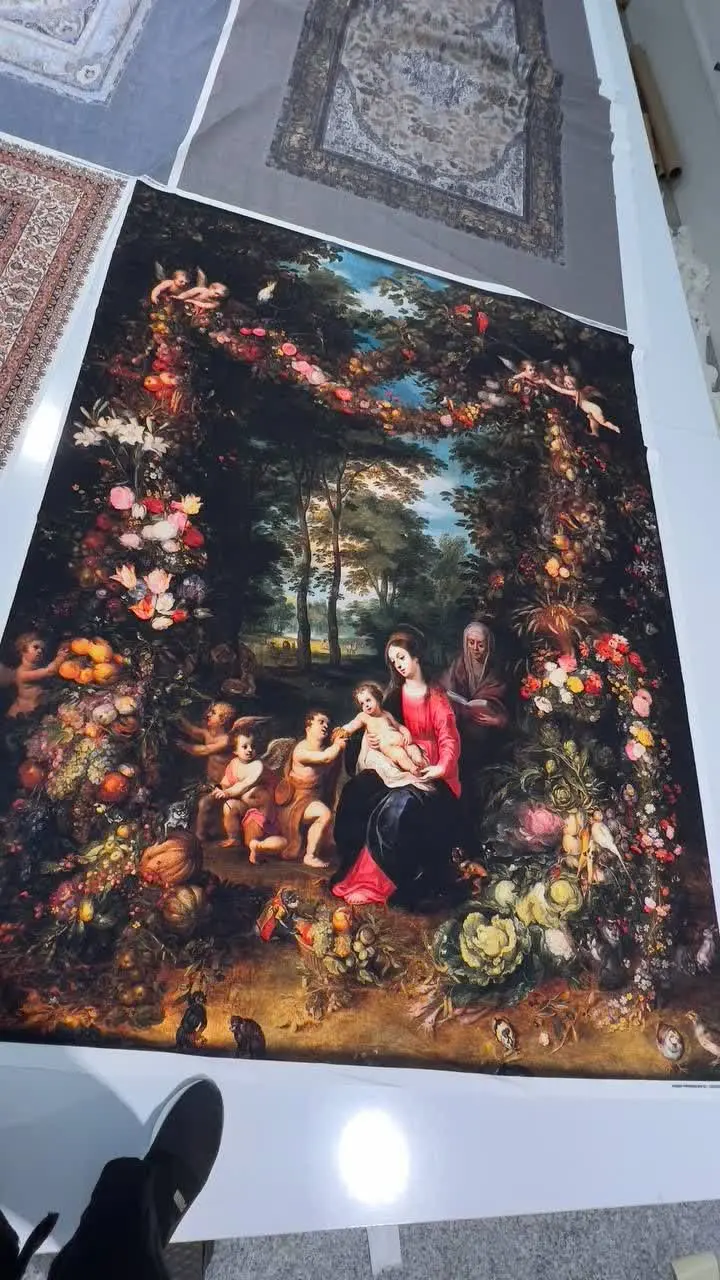 رومیزی مخمل شانل درجه یک کد B ۲۰۰۹۳
