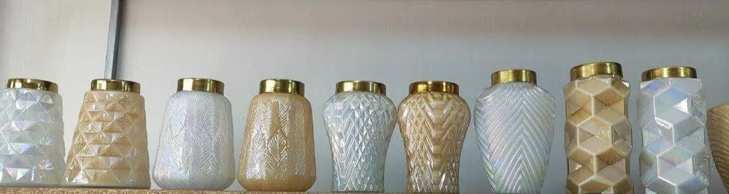 گلدان شیشه‌ای رنگی
