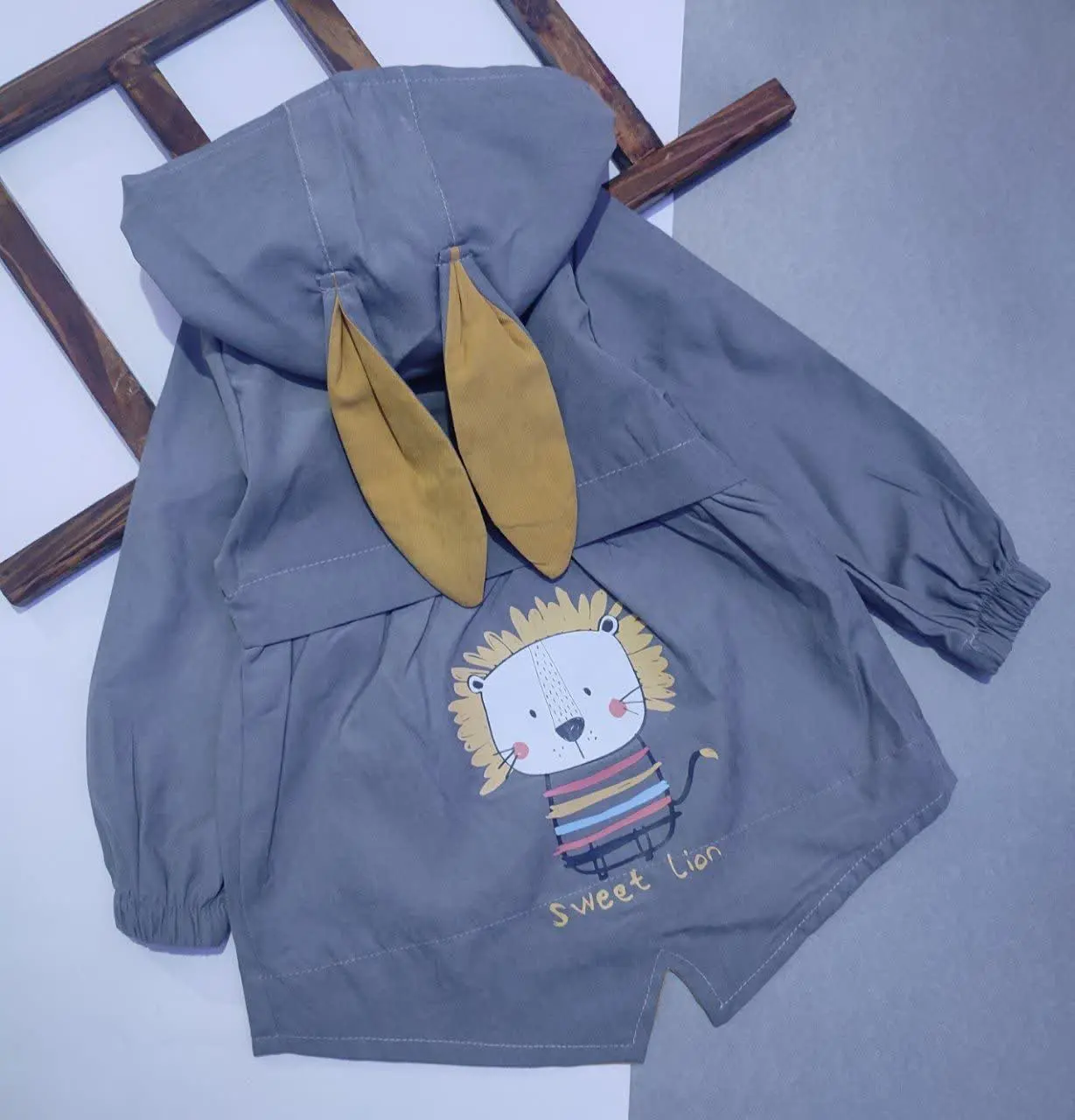 نام: بارونی گوش دار
