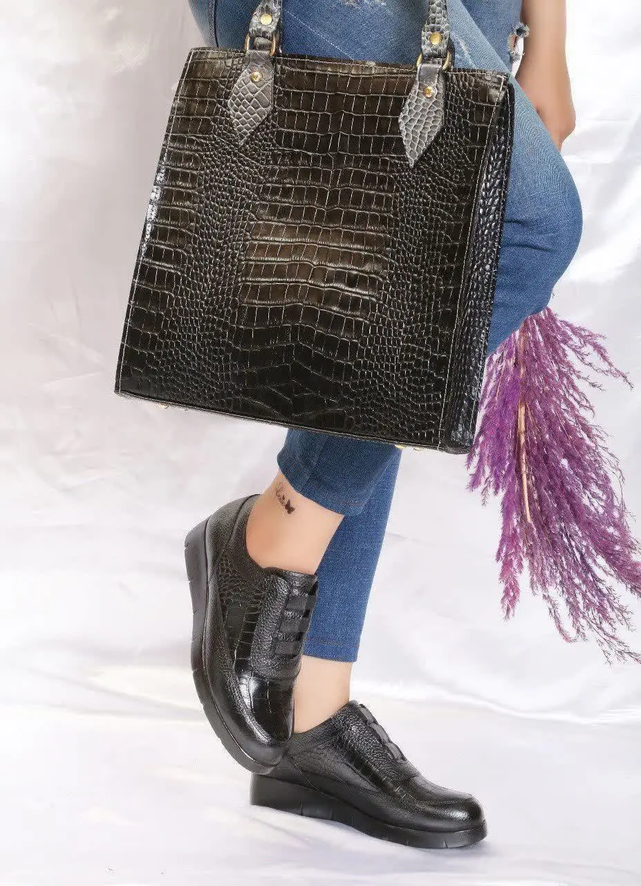 مدل روناک شارژ شد
