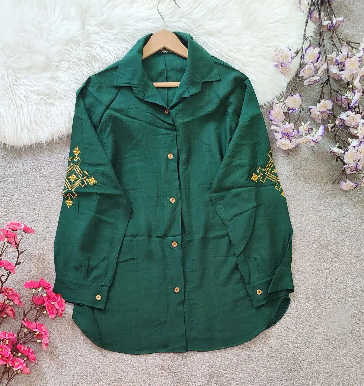 نام: مانتو آستین گلدوزی 
