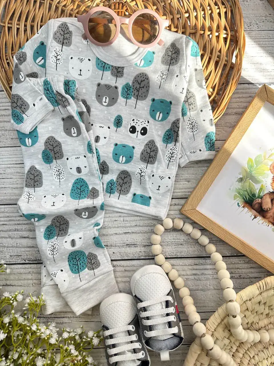 بلوز شلوار طرح خرس سبزآبی زمینه طوسی نوزادی و کودک کد ۱۷۳۱۹۷ 
