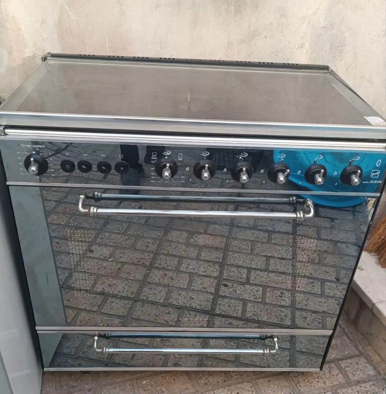 فقط فندک کار نمیکنه باید یه...